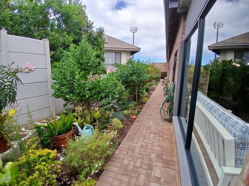 3 Bedroom Property for Sale in Stilbaai Wes Western Cape